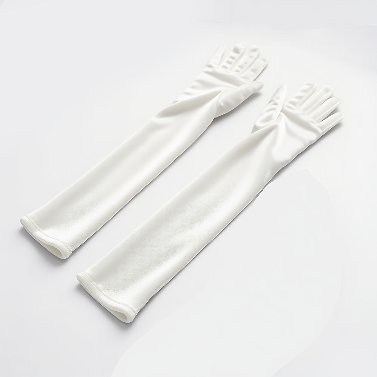 Long velvet gloves in the style of the 1920s