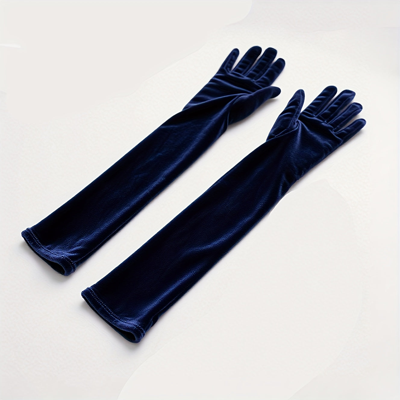 Long velvet gloves in the style of the 1920s