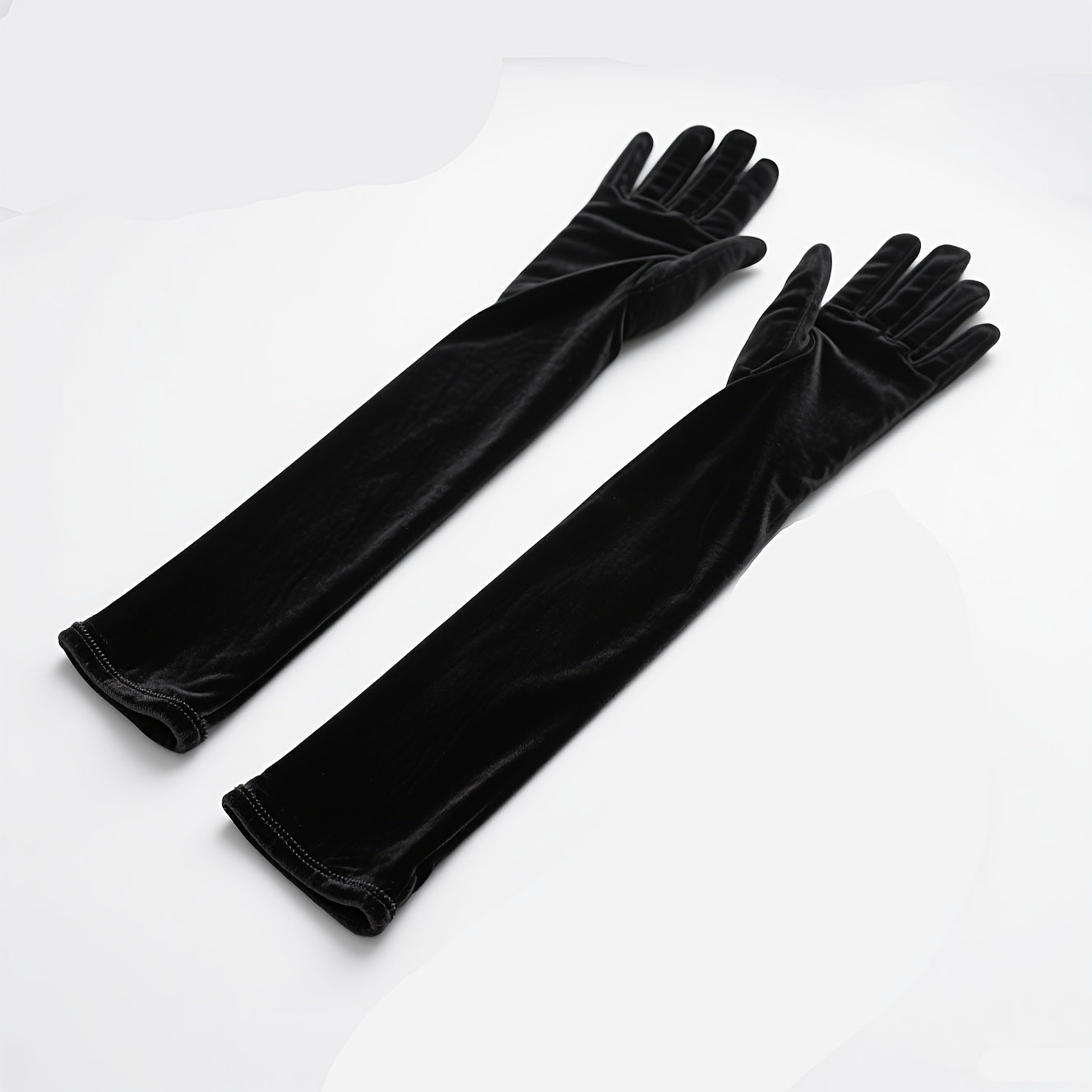 Long velvet gloves in the style of the 1920s