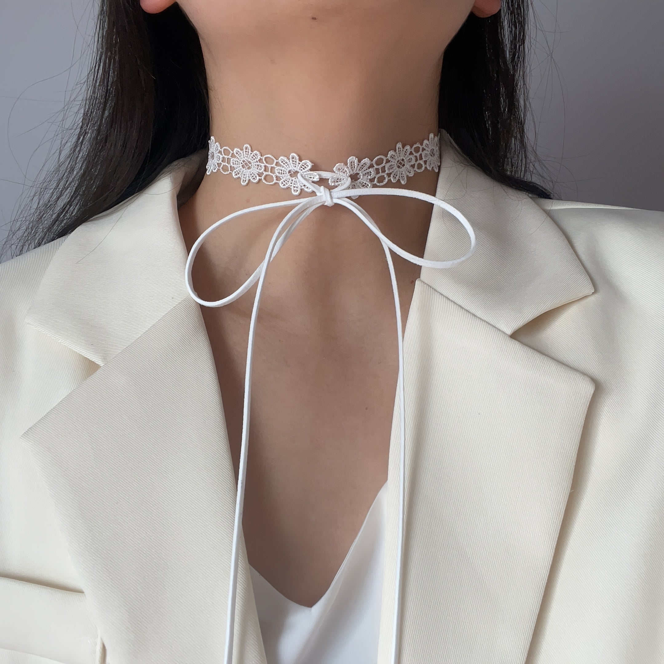 Elegant short lace choker necklace